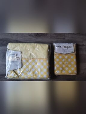 PEQUOT No-Iron Luxury Muslin Queen Flat Sheet and Matching Standard Pillowcases